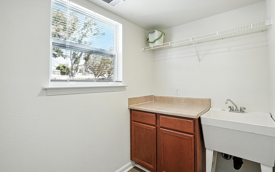 McCellan Corridor 1491 4x2.5 Laundry Room